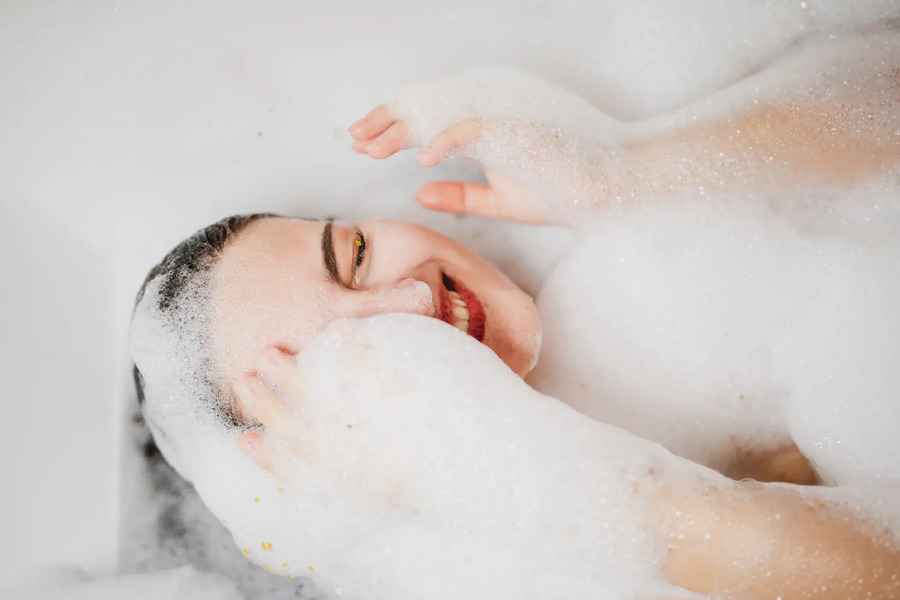 Sữa tắm nước hoa giúp tỏa hương thơm dịu nhẹ, thư giãn khi tắm