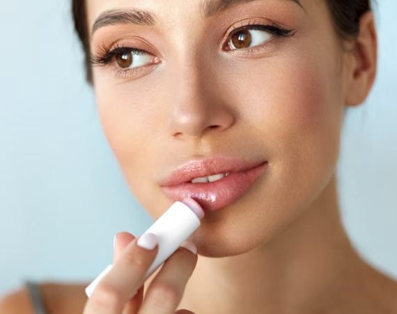 Phát triển thương hiệu với dịch vụ gia công son dưỡng ẩm tại OCM Vietnam