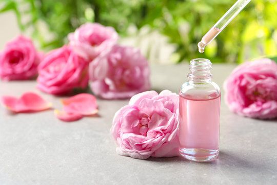 Nước hoa hồng có thực sự cần thiết? Góc nhìn khoa học và ứng dụng trong gia công mỹ phẩm hiện đại