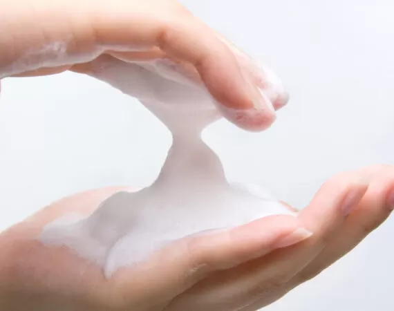 LÀM SẠCH DA ĐÚNG CÁCH VỚI CÁC SẢN PHẨM DẠNG BỌT