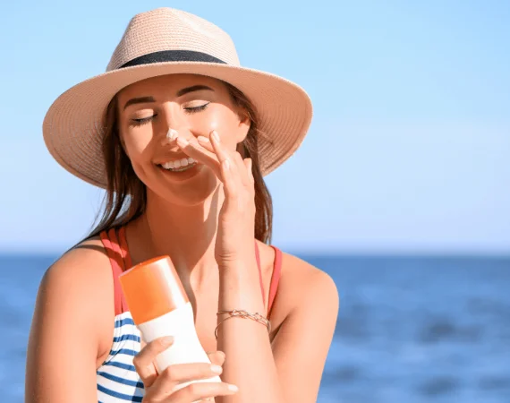 Top 5 xu hướng làm đẹp đột phá toàn cầu cùng kem chống nắng 2025